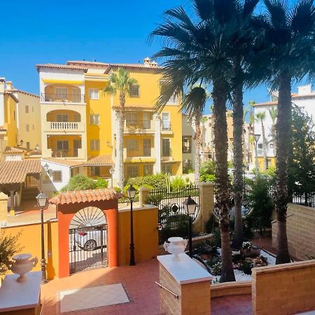 Beach Apartament In Torrevieja Ngoại thất bức ảnh