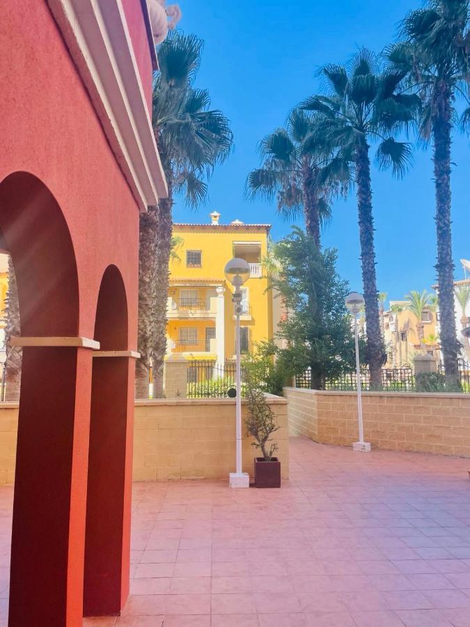 Beach Apartament In Torrevieja Ngoại thất bức ảnh