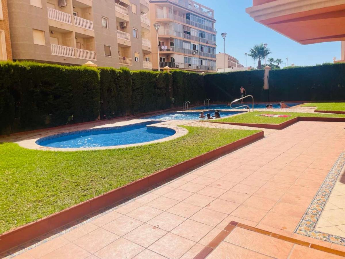 Beach Apartament In Torrevieja Ngoại thất bức ảnh